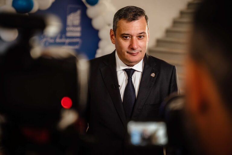    Фото пресс-службы губернатора Курской области Константин Большаков