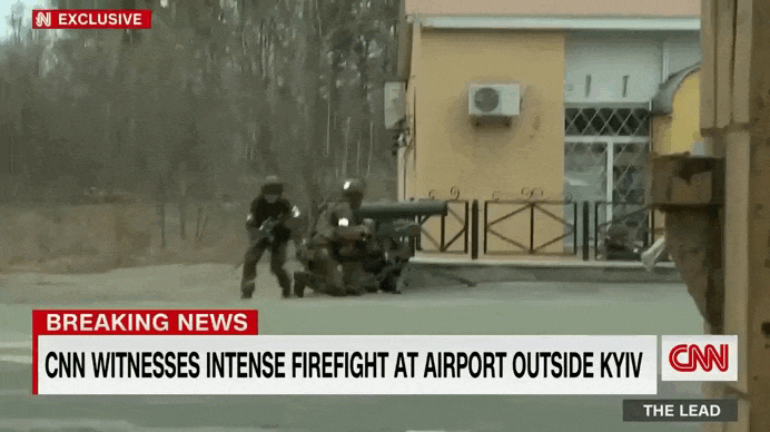    "Нас дезинформировали!" - съёмочная группа CNN не ожидала, что в Гостомеле в первый день СВО им доведётся встретиться с русскими десантниками. Видео: соцсети