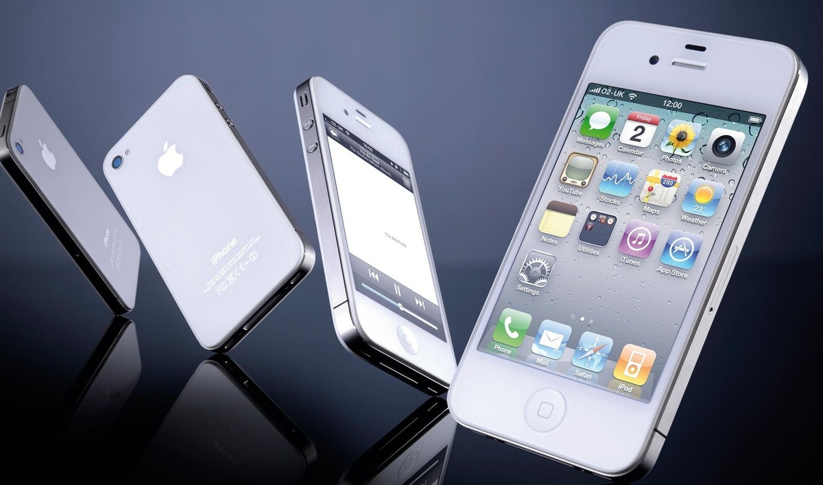    Белый iPhone 4 был редкостью из-за того, что его выход прилично задержали. Изображение: forbes.com