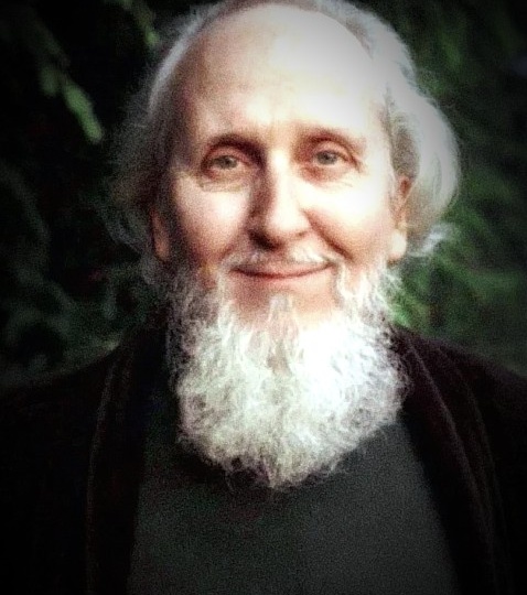 «Мы всем должны делиться — ибо мы семья». Как один «пророк» разрушил тысячи детских жизней