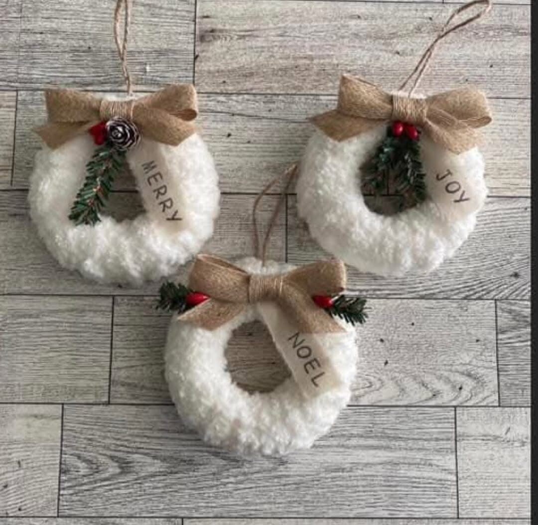 Источник нг  игрушек : pinterest.com/ Материал: толстая пушистая нить или синельная  крупная проволока, что есть.