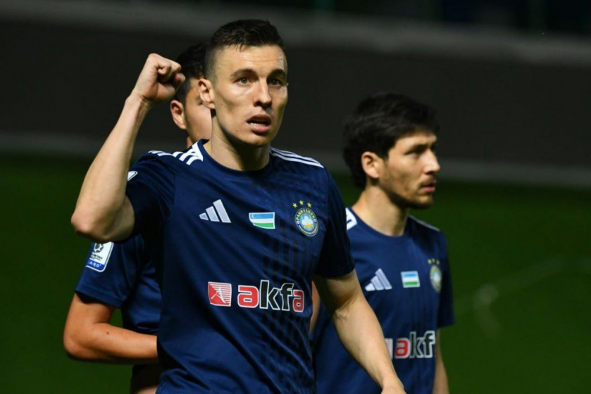 Игорь Сергеев и Хожиакбар Алижонов. Фото с сайта Transfermarkt