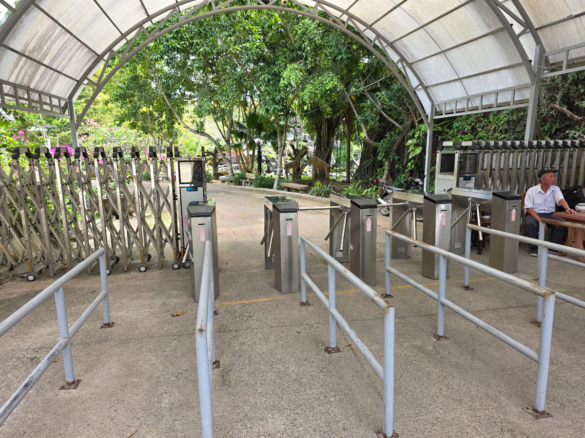 Цена за вход небольшая. За взрослого — 30000 донгов (110 руб), за ребенка — 20000 донгов (70рублей).