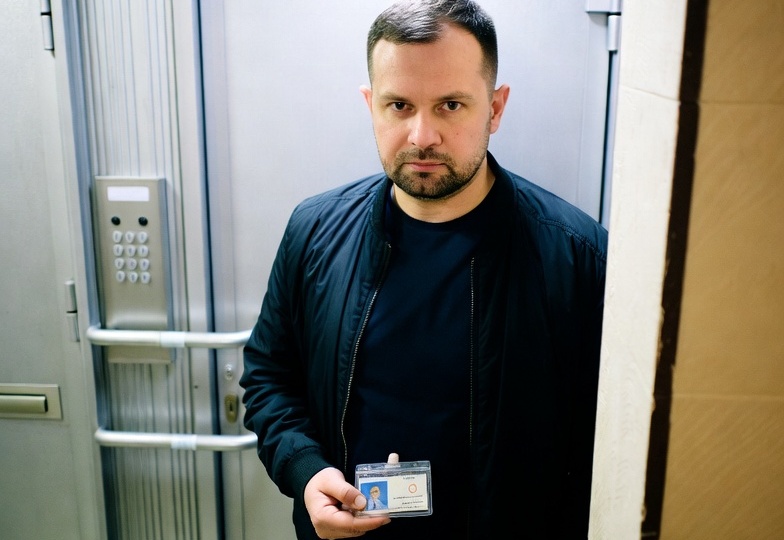 Кому собственник вправе отказать в доступе в квартиру, даже при наличии удостоверения?