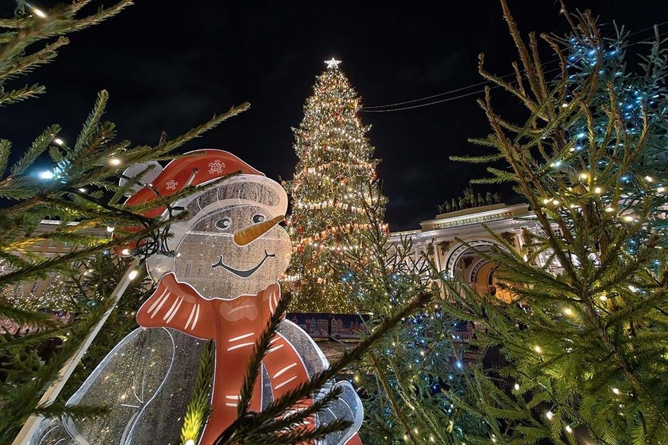    Главной темой открыток стал 2026 год, объявленный Годов единства народов России. Алексей БУЛАТОВ