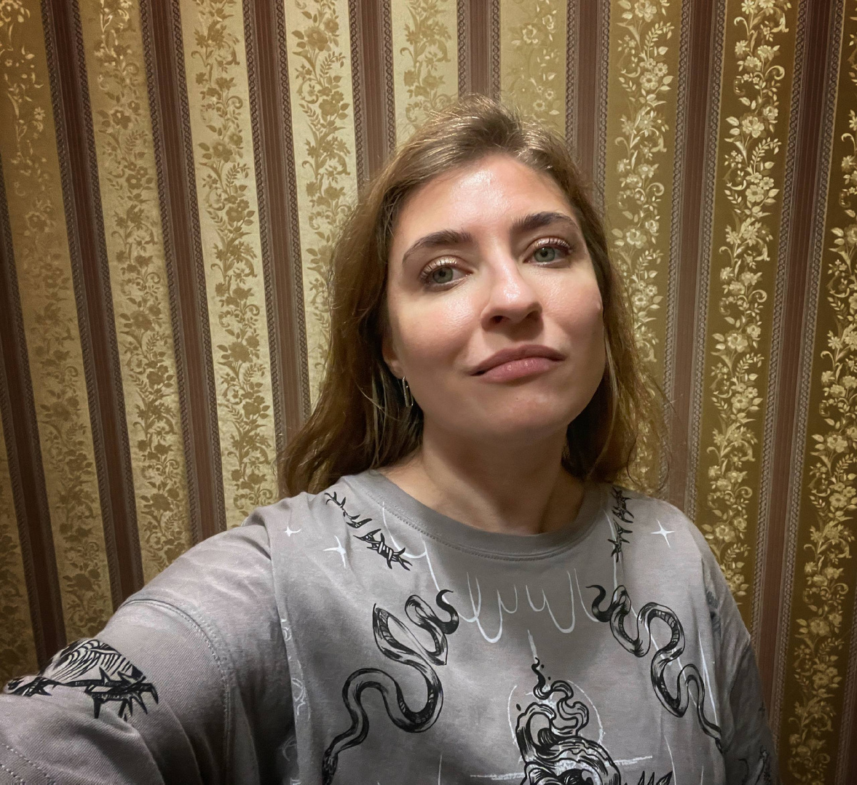 Селфи дома, но не у себя)