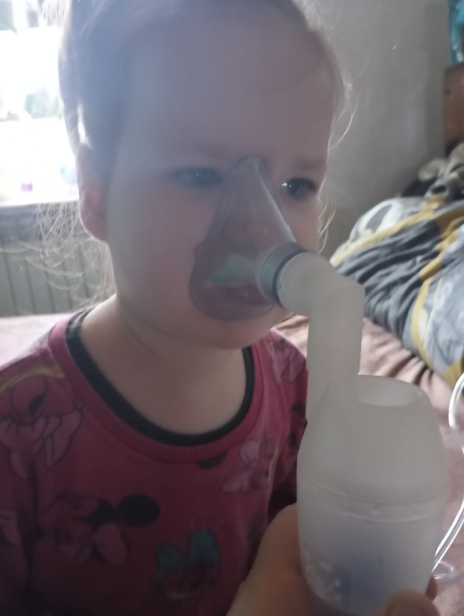 Вот так Маша героически переносит тяготы заболеваний этих сезонных