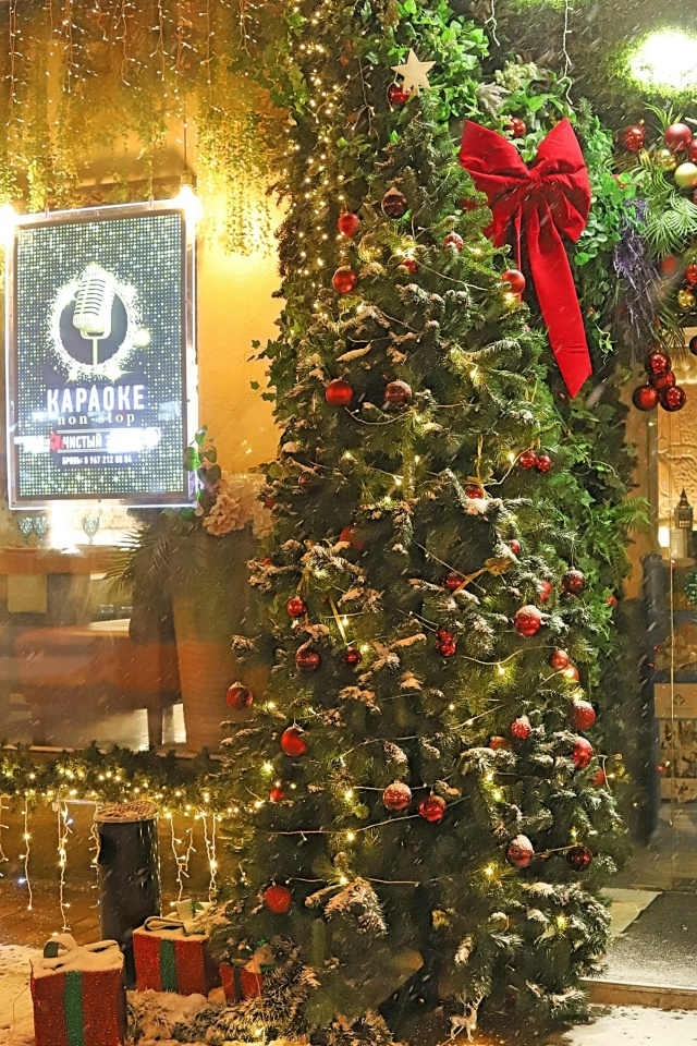 Фото превратилось в открытку, когда воспользовался в редакторе одним из фильтров.