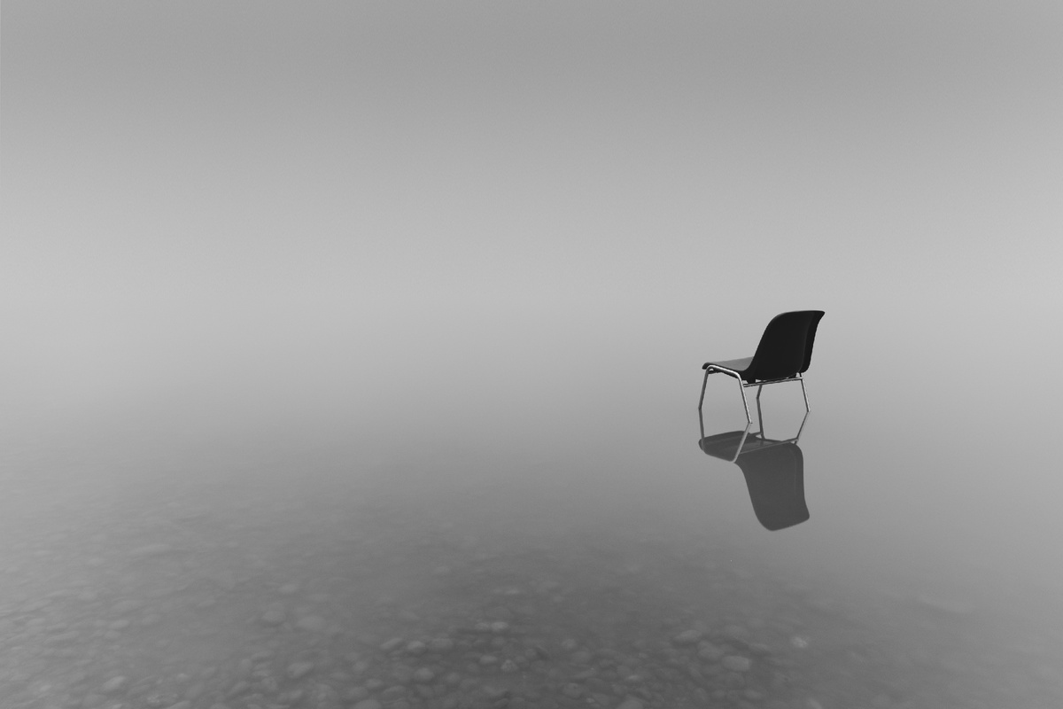 https://ru.freepik.com/free-photo/grayscale-shot-chair-small-pond-concept-loneliness_10073727.htm#fromView=search&page=2&position=2&uuid=66361151-9aef-4067-8b75-2aac6a1aefe2&query=%D0%B4%D0%B5%D0%BF%D1%80%D0%B5%D1%81%D1%81%D0%B8%D1%8F+%D0%BA%D0%B0%D1%80%D1%82%D0%B8%D0%BD%D0%BA%D0%B0