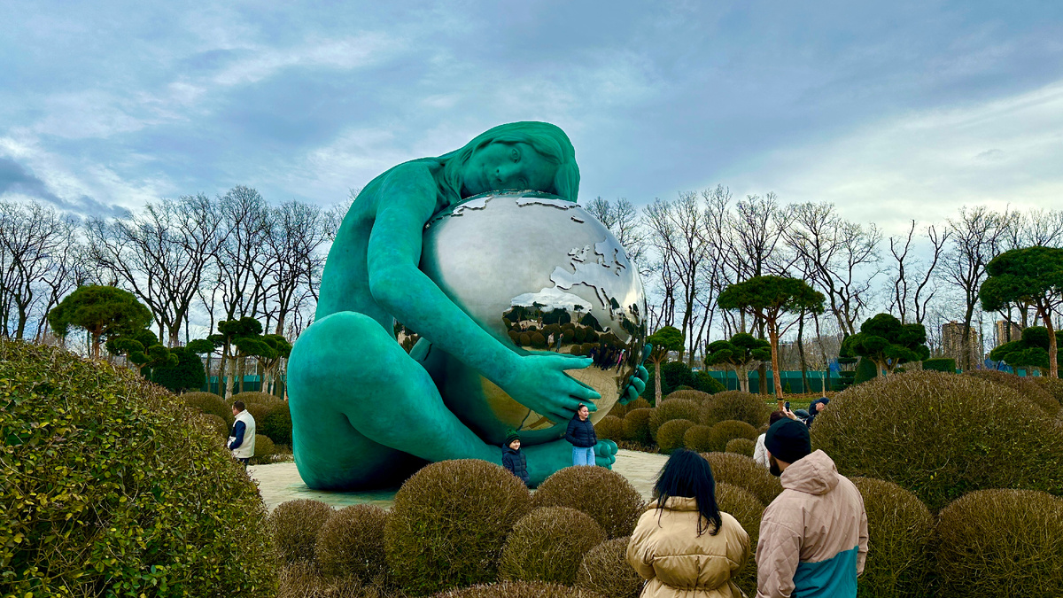 Новый памятник появился в парке)