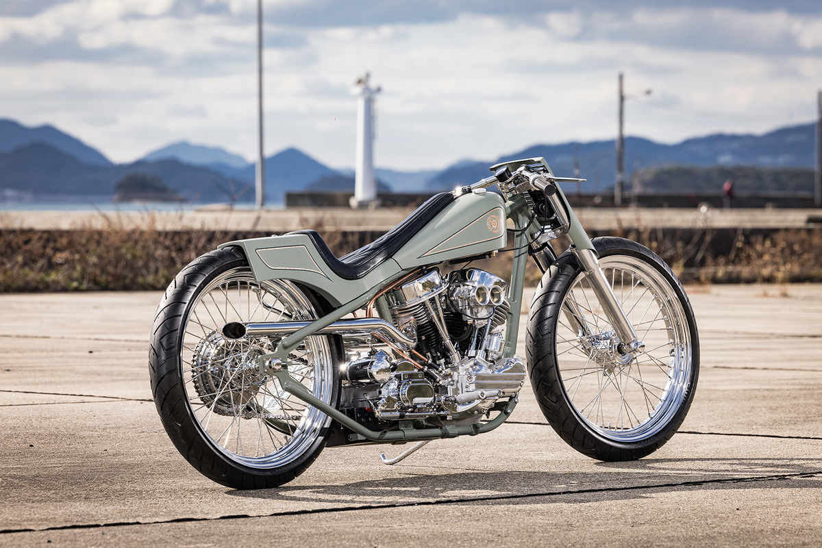 LINDBERG: Harley Panhead от Satomari Motorcycle