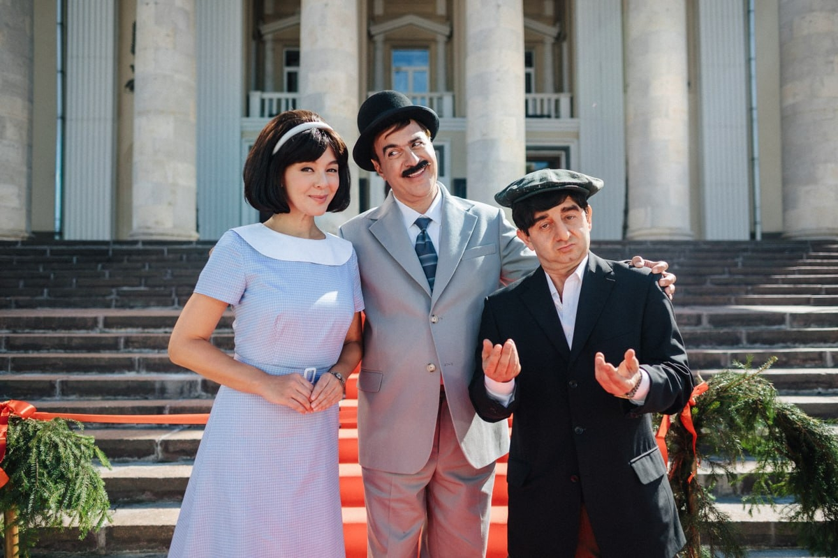 кадры из пародии «Невероятные приключения Шурика»