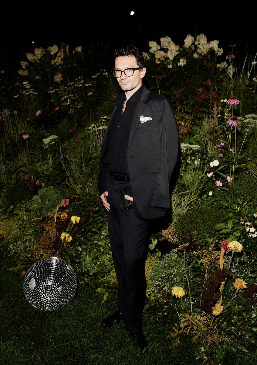     Влaдимир Снежин