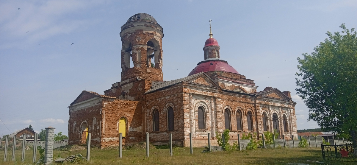 Храм Святого Великомученика Георгия Победоносца в селе Камышево