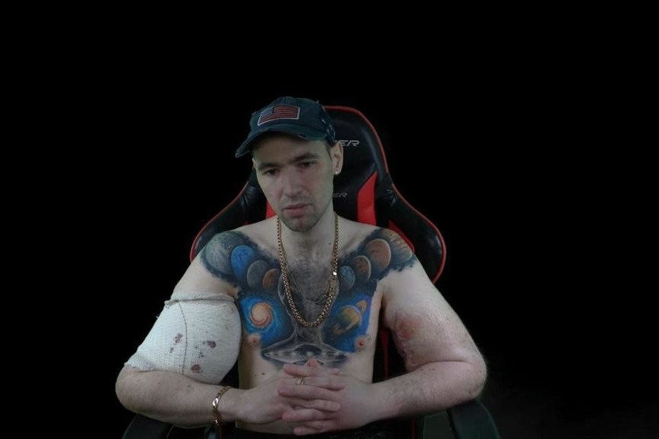    Кирилл Руки Базуки пожалел об удалении вазелина из рук. Фото: стоп-кадр видео Кирилла Терешина