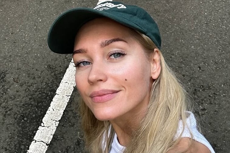     Лысый мужчина: Кристина Асмус показала снимки с новым бойфрендом на Бали