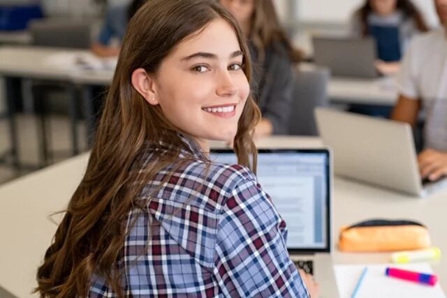    Куда может пойти учиться школьник, который не сдал ОГЭ?