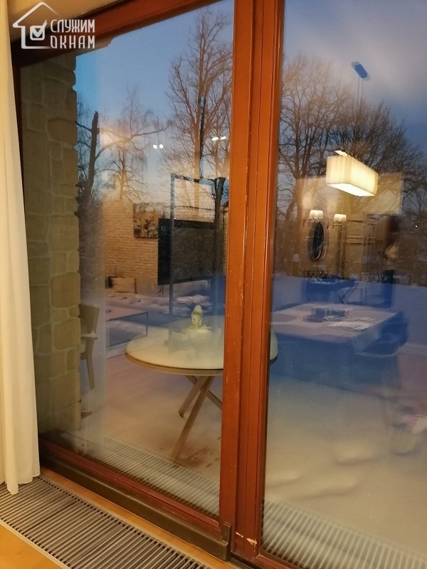 Окно не закрывается зимой? ❄️