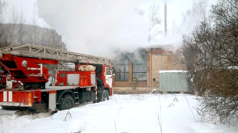     Более 130 человек эвакуировали из-за пожара в психбольнице в Челябинской области vk.com/ГУ МЧС России по Челябинской области