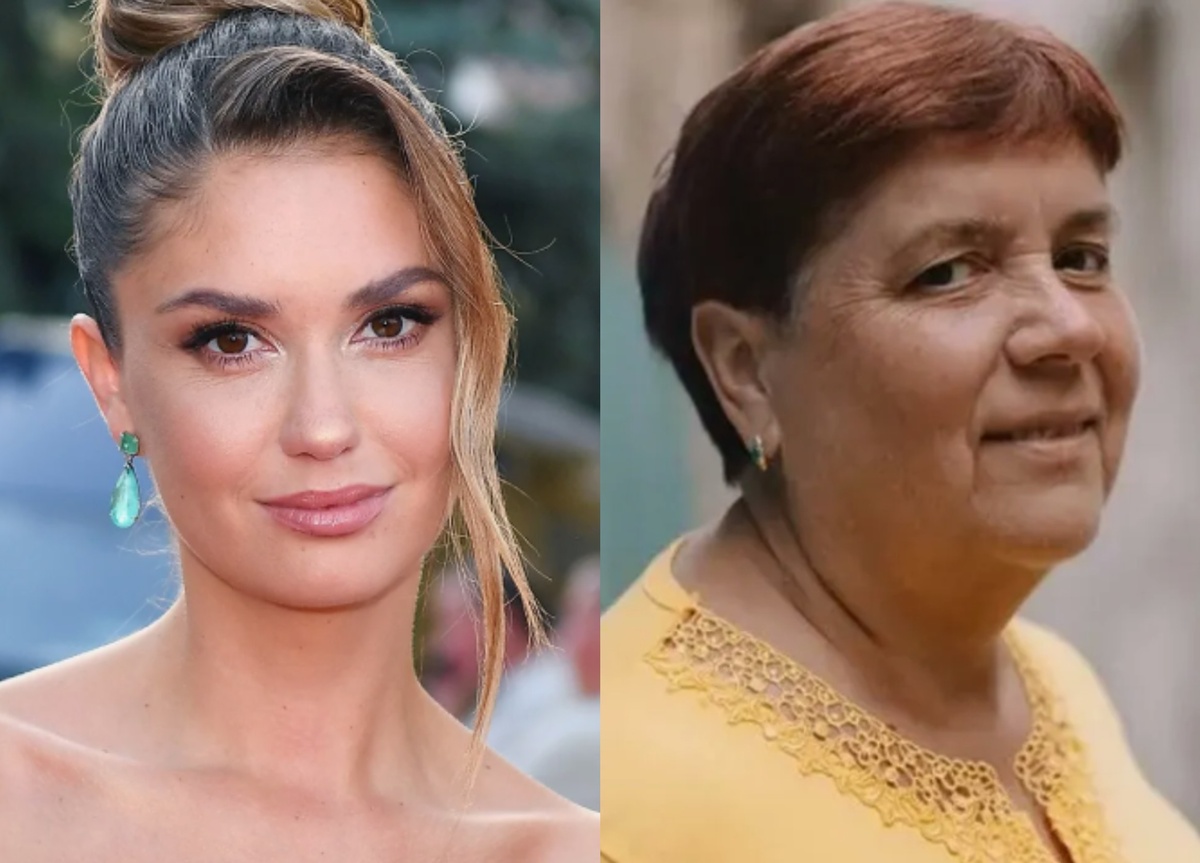 на фото Агата Муцениеце с мамой 