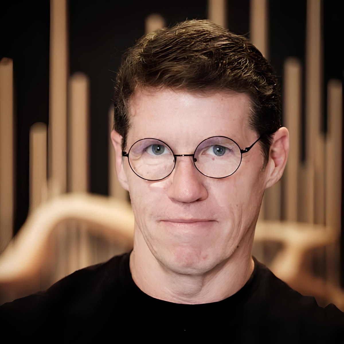    8 января Гай Мун попал в серьезную аварию в пригороде Лос-Анджелеса