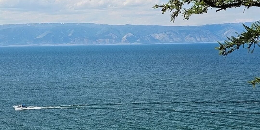 Байкал забирает землю. В 1862 году на дно озера ушли целые сёла, и дно продолжает опускаться