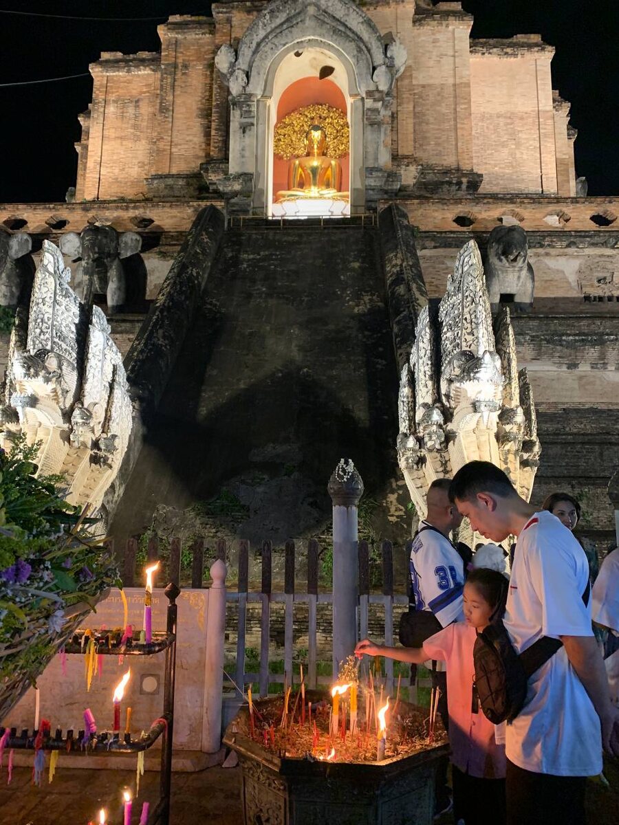 Храмовая ступа Wat Chedi Luang была самой высокой в Таиланде, пока частично не разрушилась из-за землетрясения