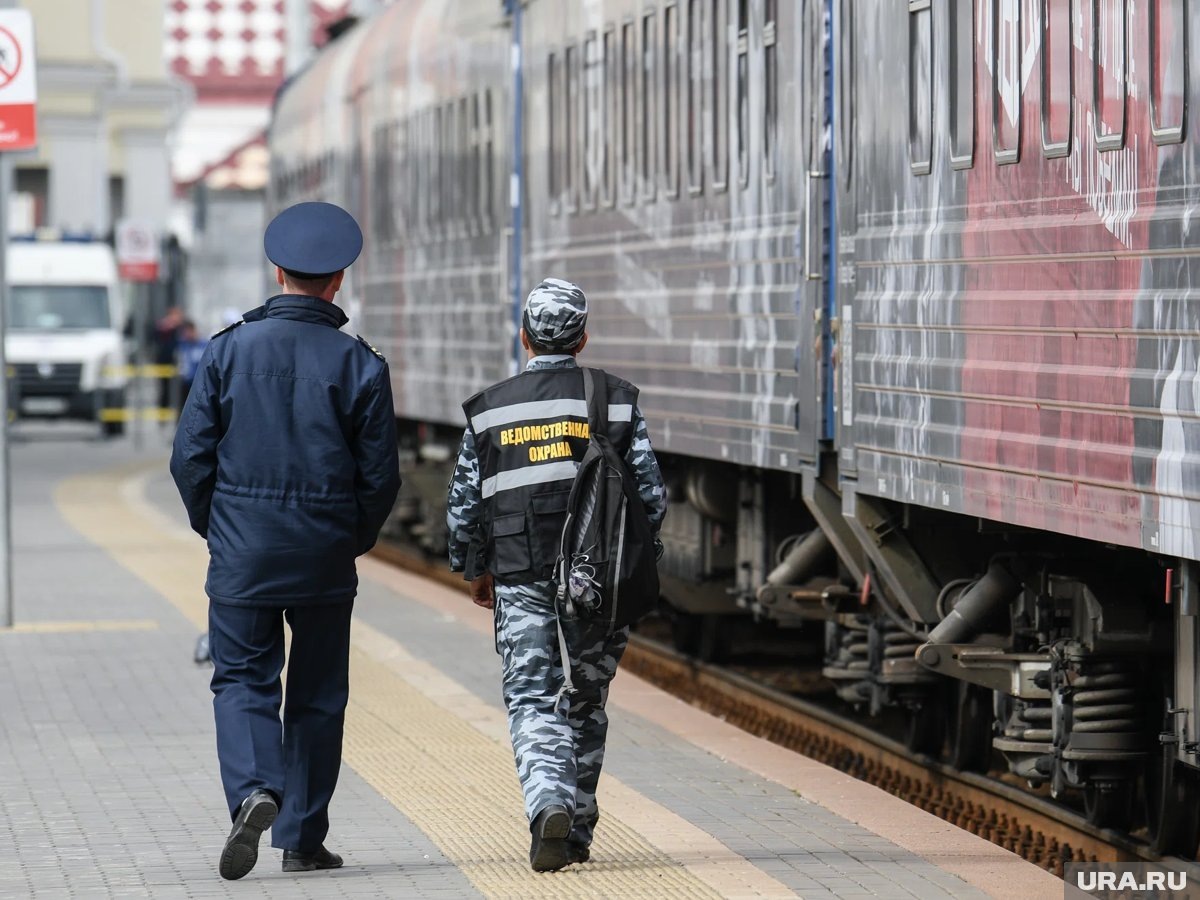     Мужчина работал охранником в РЖД