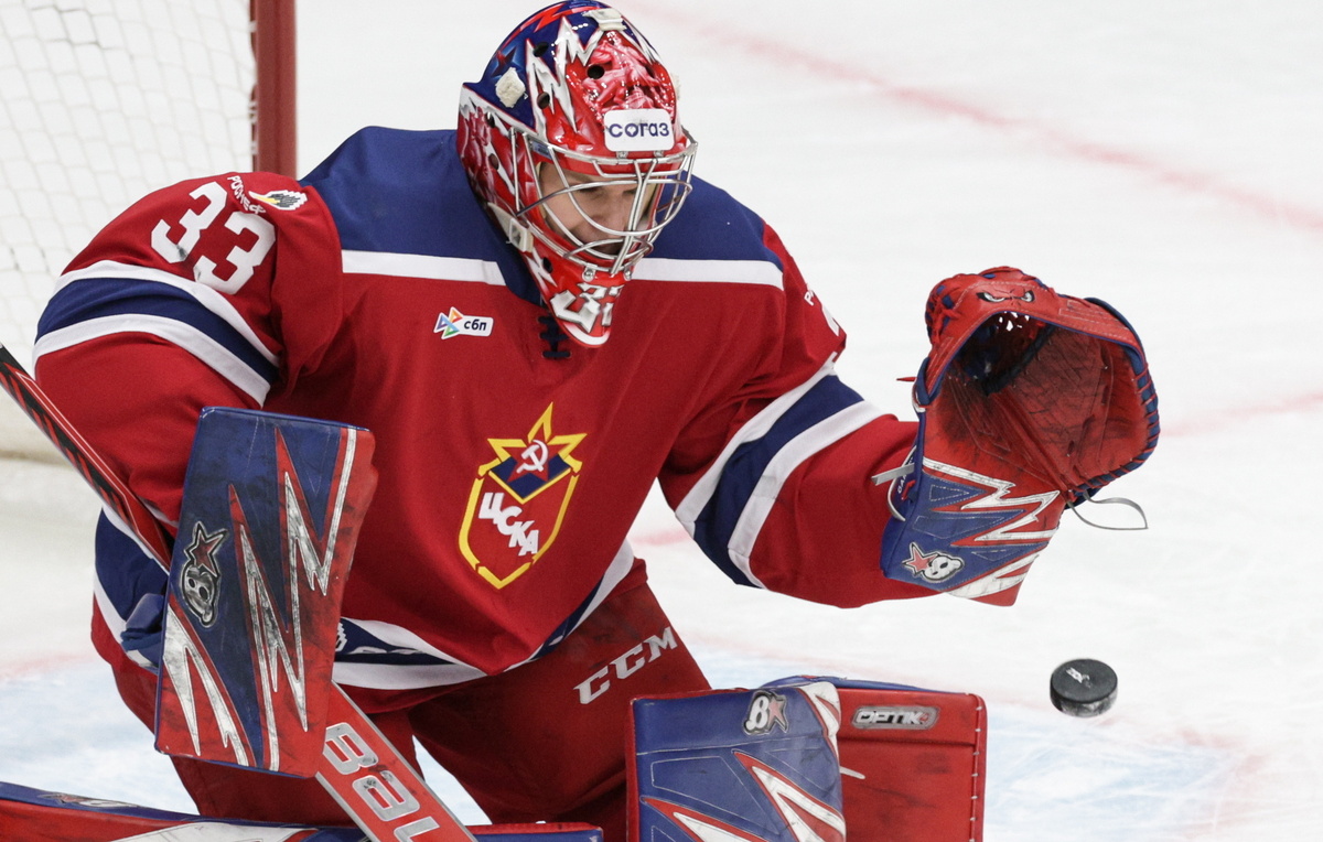    Вратарь ЦСКА Дмитрий Гамзин  Михаил Синицын/ТАСС