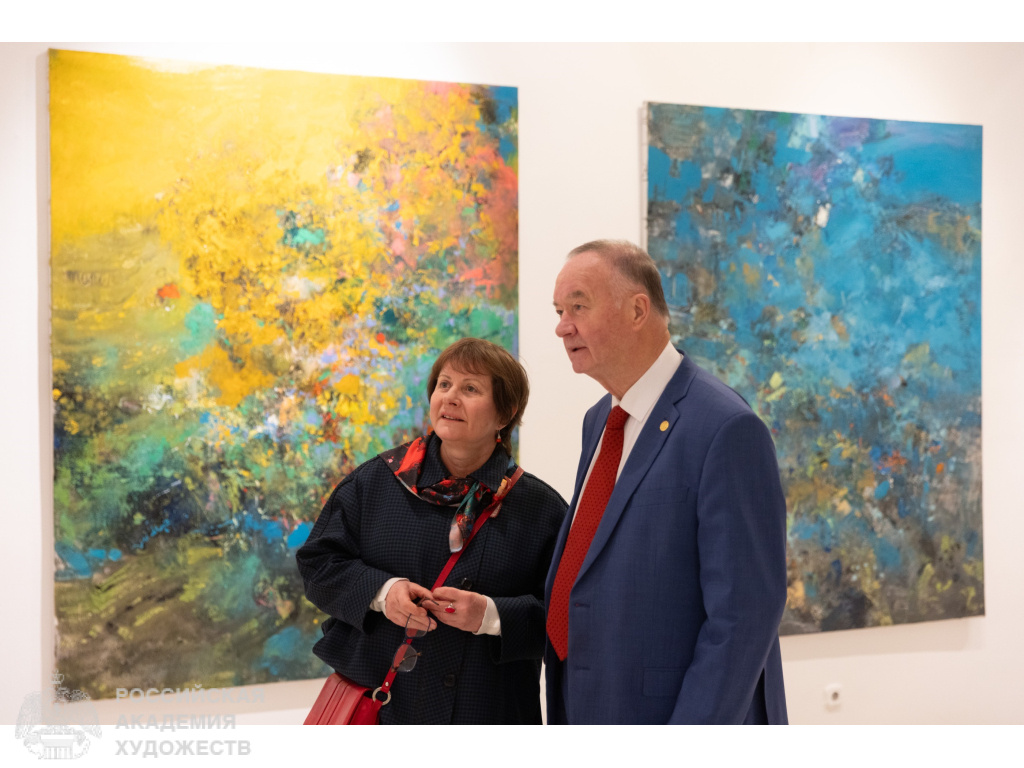 Гости выставки «Время и пространство» Му Кэ в ММОМА (Москва, ул. Петровка, 25). Фото: Виктор Берёзкин, пресс-служба РАХ.