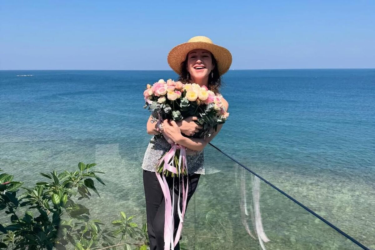    Алена Хмельницкая отмечает 55-летие на вилле в Таиланде Социальные сети