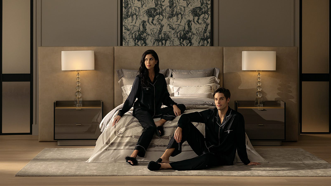 Женская пижама «Фаньона» и мужская пижама «Бинард»