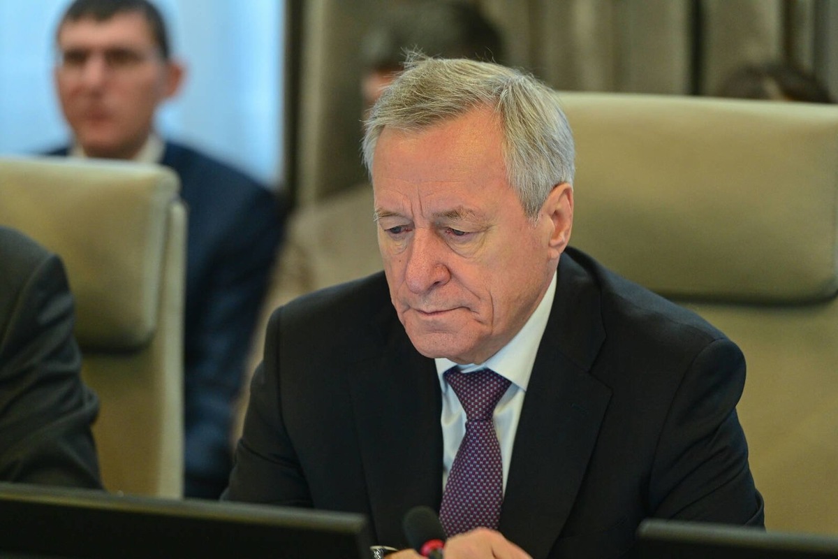    Скорее всего, он станет полноправным руководителем предприятия после ухода с поста управляющего ПАО «Туполев» Александра Бобрышева. взято с сайта tatarstan.ru