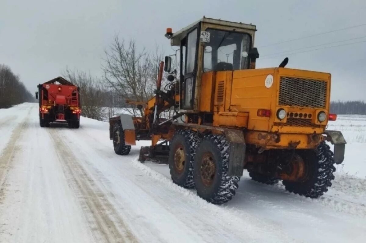    В новогодние каникулы на Брянщине очистили от снега более 58 000 км дорог