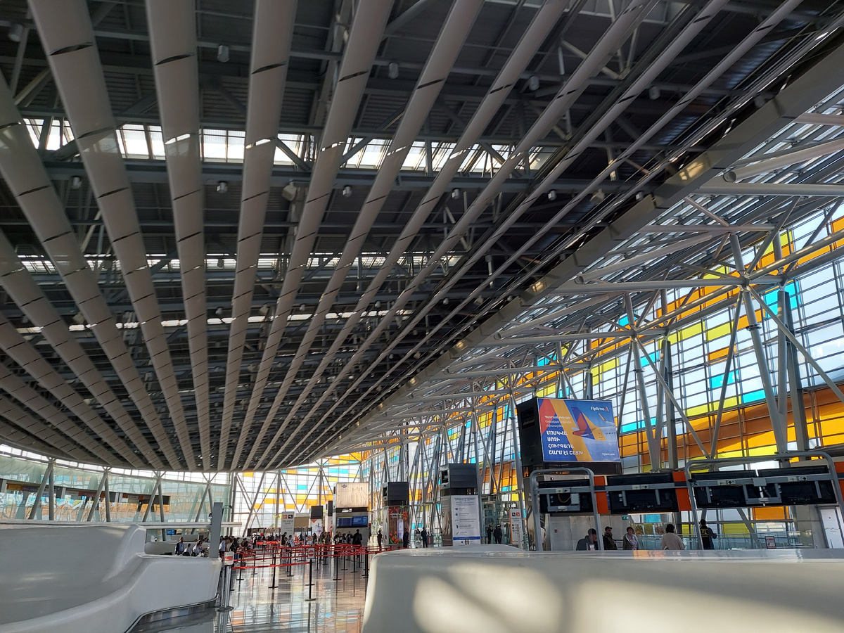 Аэропорт Звартноц