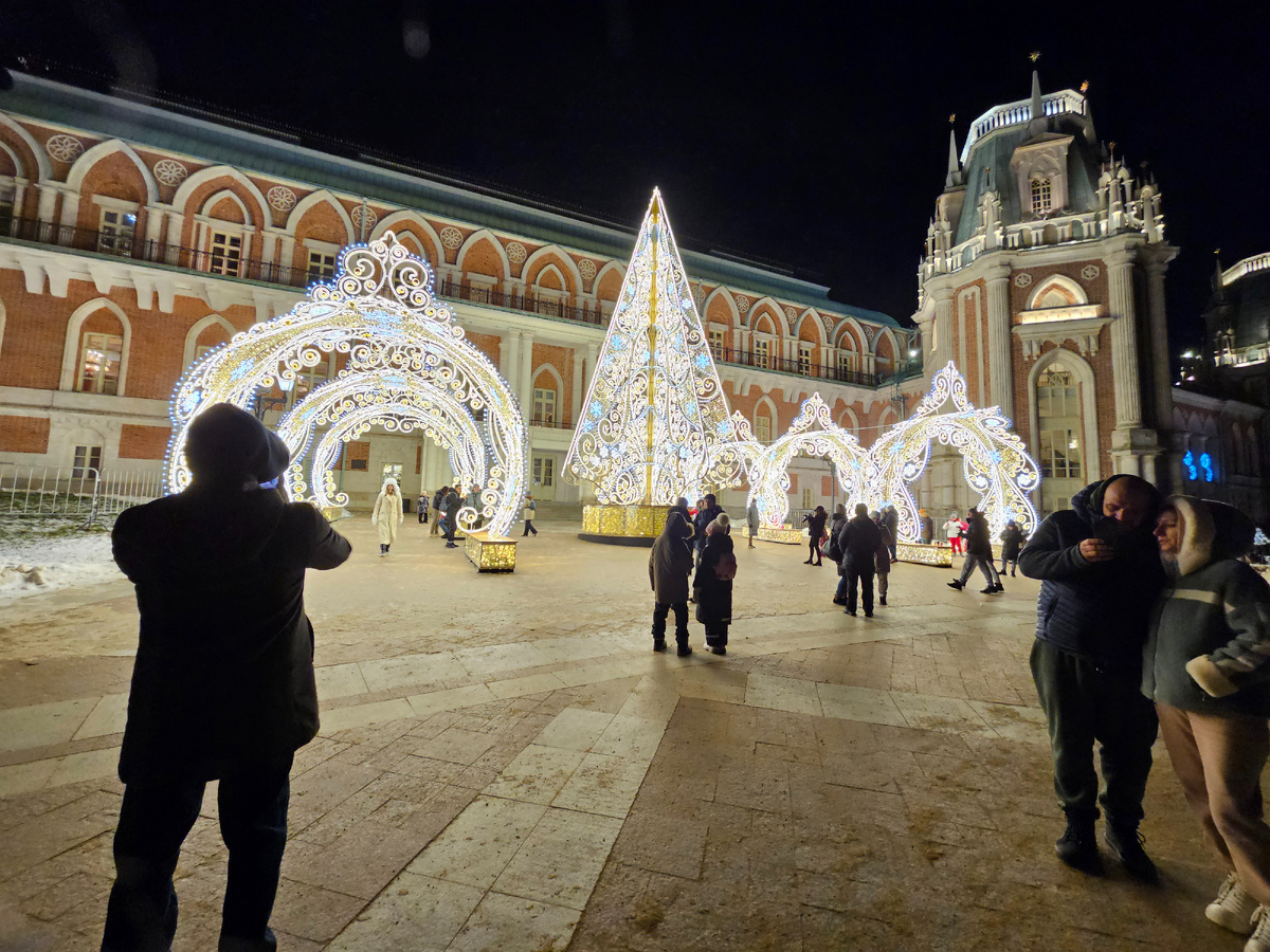 Возле дворца в Царицыно