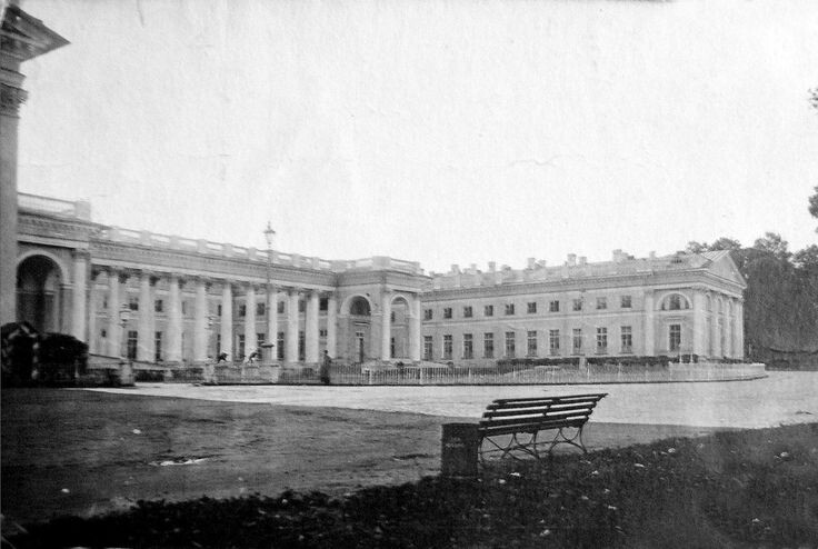 Александровский дворец в начале двадцатого века. Фото из открытых источников