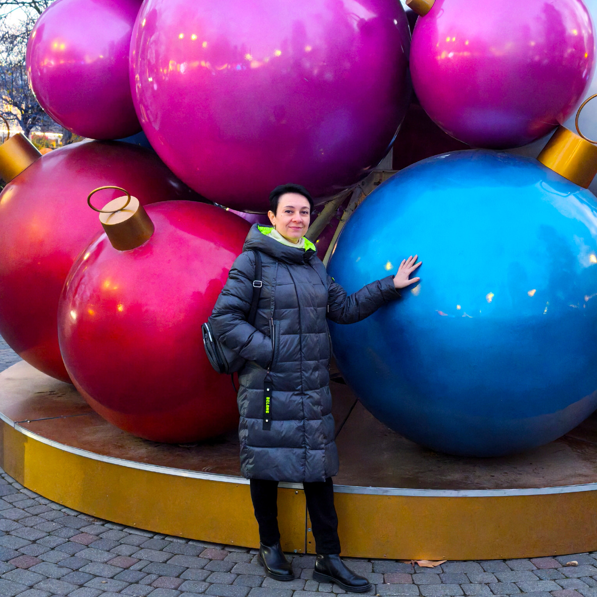 У меня постоянные конфликты с дочкой. Она подросток. Грубит, не слушает меня. Я пыталась по разному - разговаривать, запрещать, договариваться, но толку мало. Я совсем не узнаю свою дочь и боюсь, что упущу её