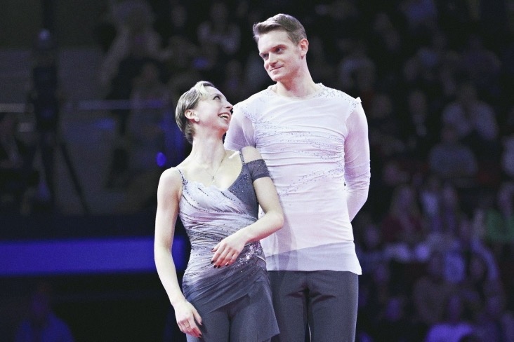 Впервые за 4 года российские фигуристы выступили в ледовом шоу в Италии: как публика встретила наших спортсменов