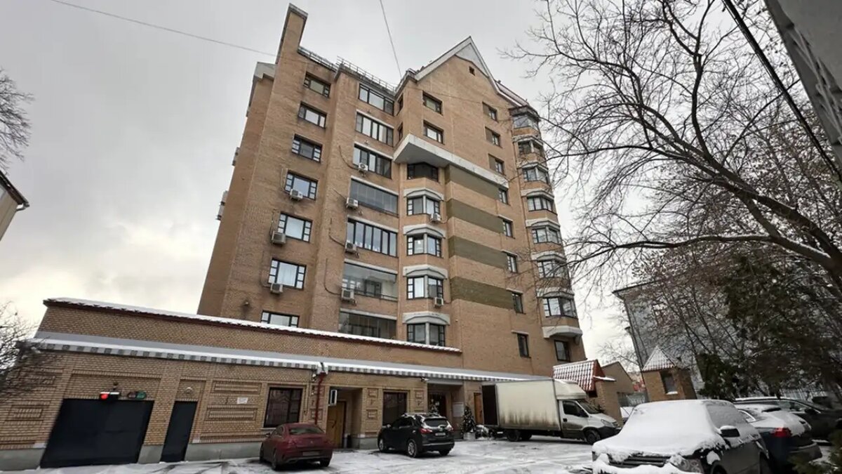    Дом, в котором находится спорная квартира по делу народной артистки РФ Ларисы Долиной. © АГН «Москва»