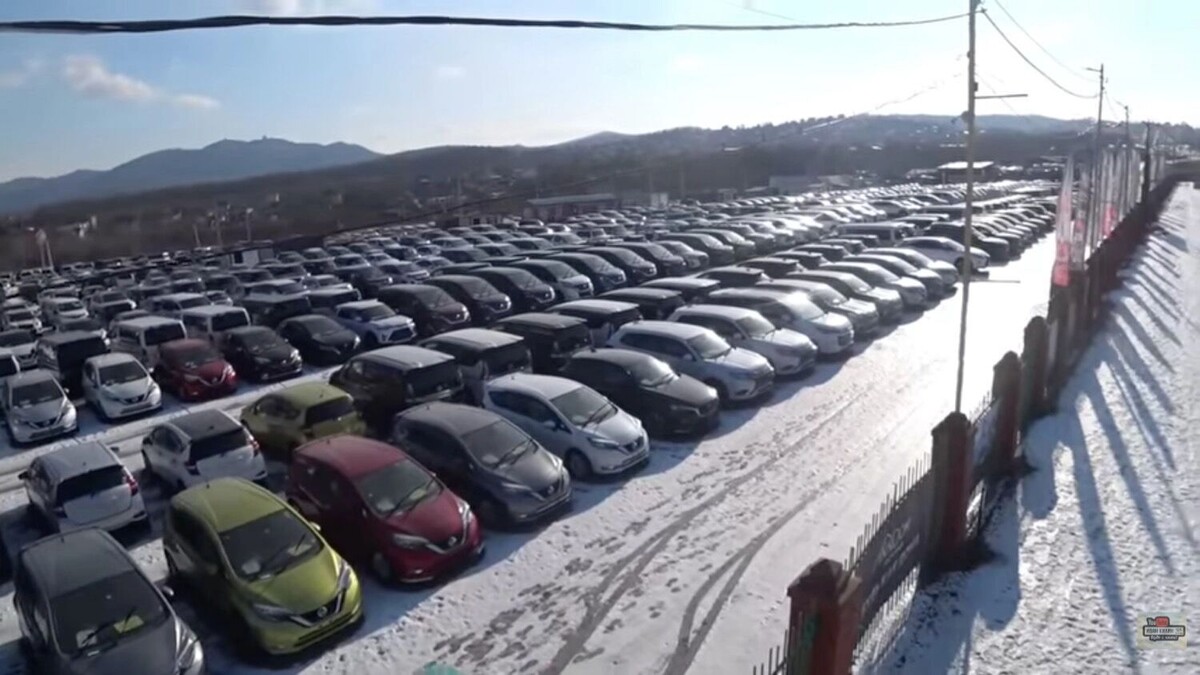 Авторынок на Подгороденке (Владивосток) 5 января 2026 года: на тысячи машин ни одного покупателя! Фото: 1MI