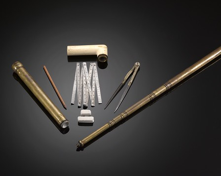 Трости со скрытыми функциями: обзор необычных моделей для путешествий, коллекций и безопасности