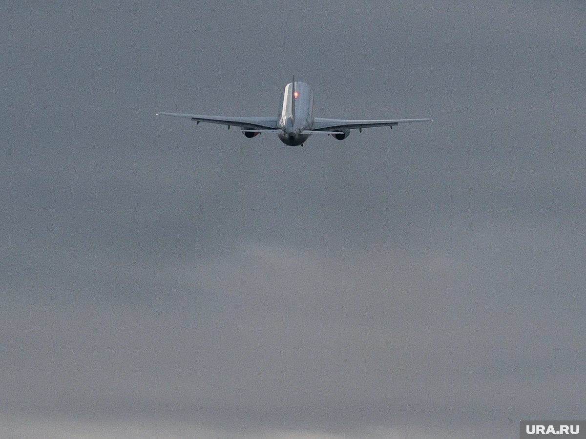     Восемь человек пострадало от едкого дыма во время рейса из Китая в Южную Корею