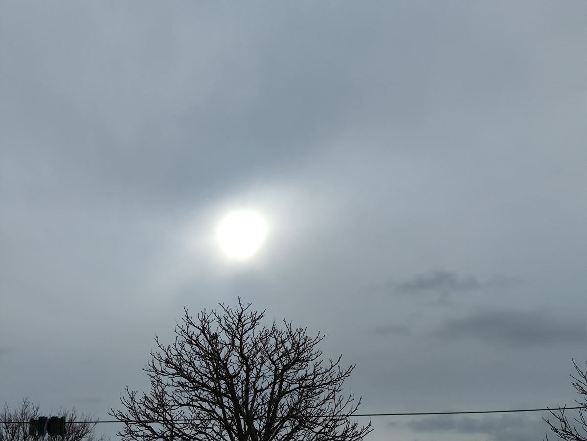 Вот такое размытое пятно вместо теплых лучей...