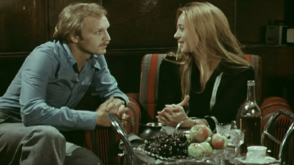 Герой Кайдоновского пригласил героиню Тереховой к себе в гости