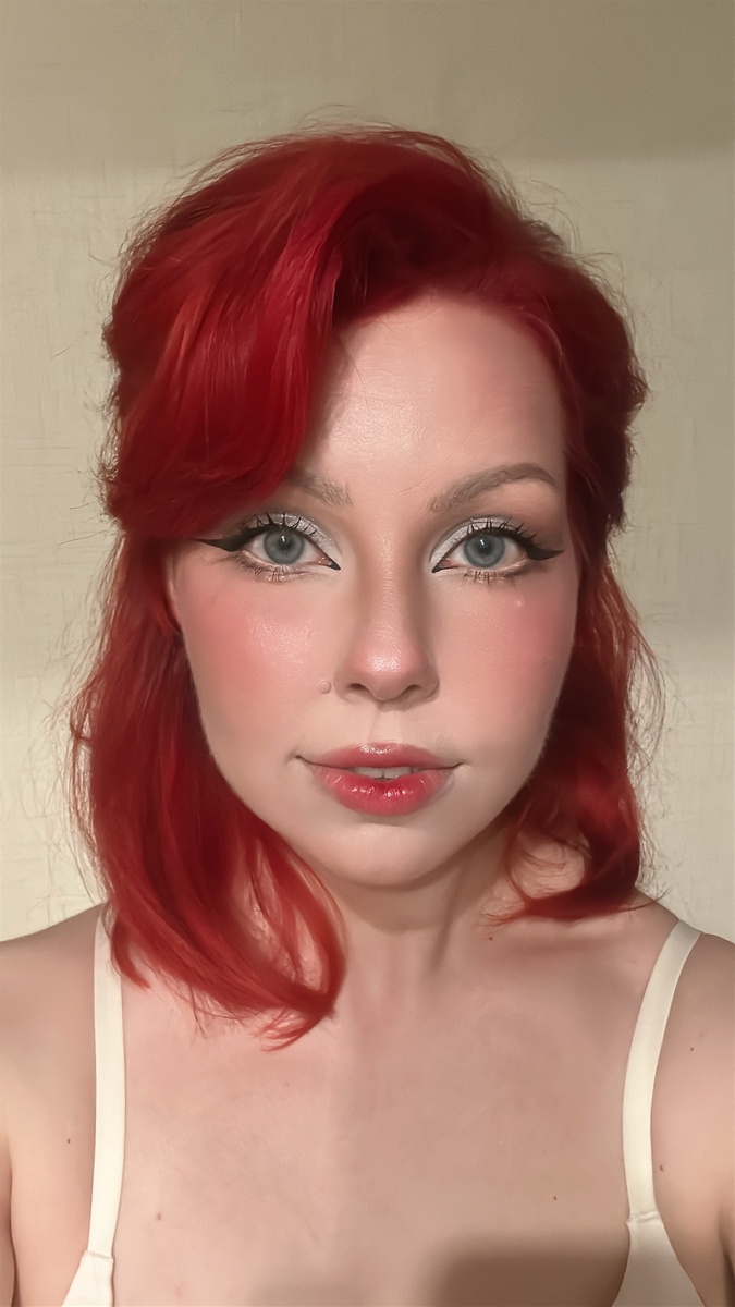 Одна из последних фотографий в красном цвете перед изменениями 