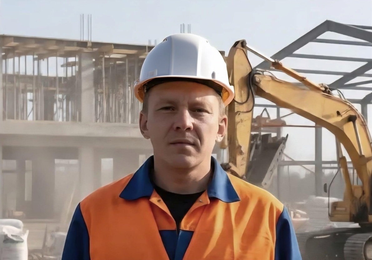 Автор данной публикации на стройке