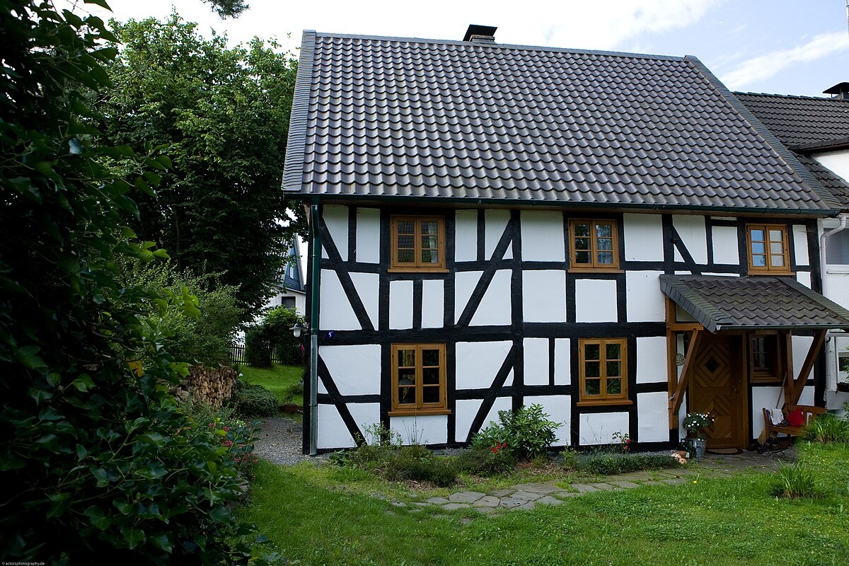 Дом в стиле европейского фахверка