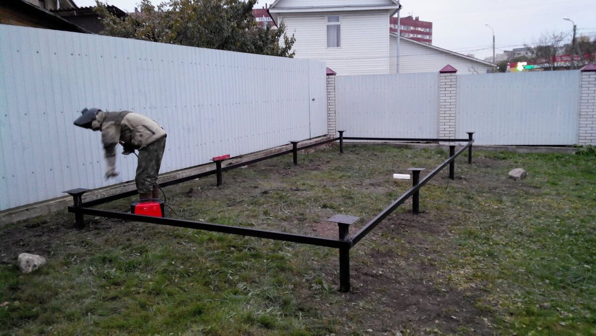 Свайный фундамент под бытовку