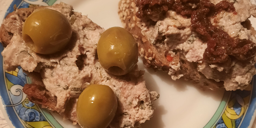 Закуска Творожный сливочный сыр, тунец и мята